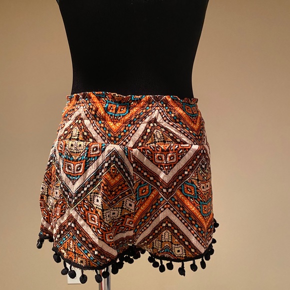 LA Hearts Pacsun Patterned-Pom Shorts Size Small - Picture 5 of 8